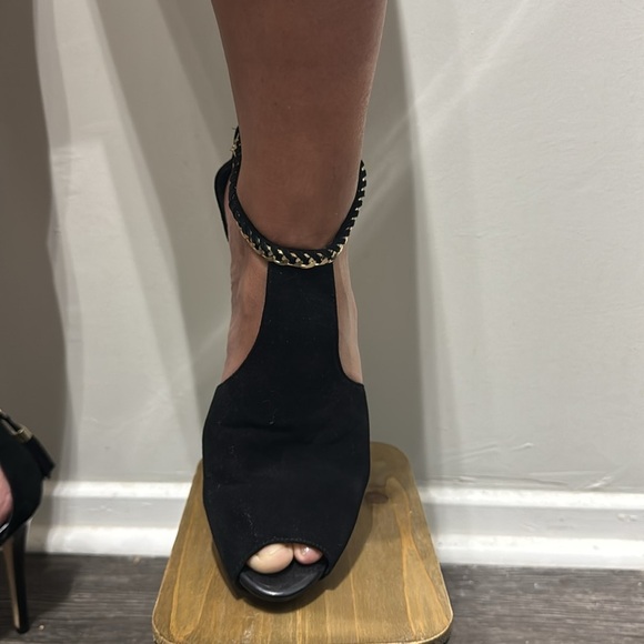 White House Black Market Black Heels with Open Toe Design and Textured Fabric - Picture 5 of 10